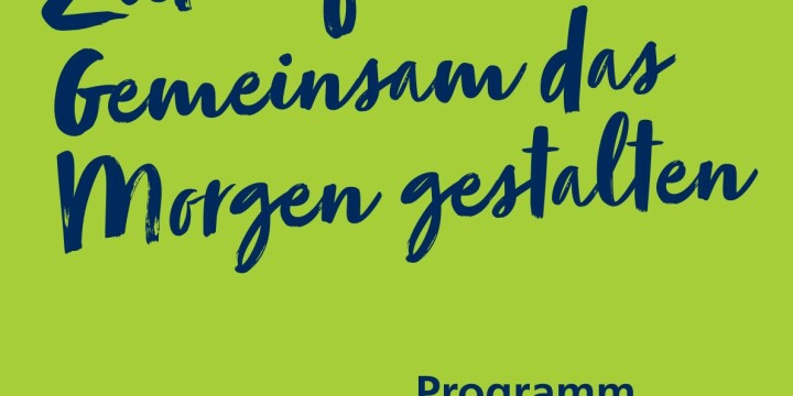 Das neue Programmheft der vhs mit dem Titel "Gemeinsam das Morgen gestalten."
