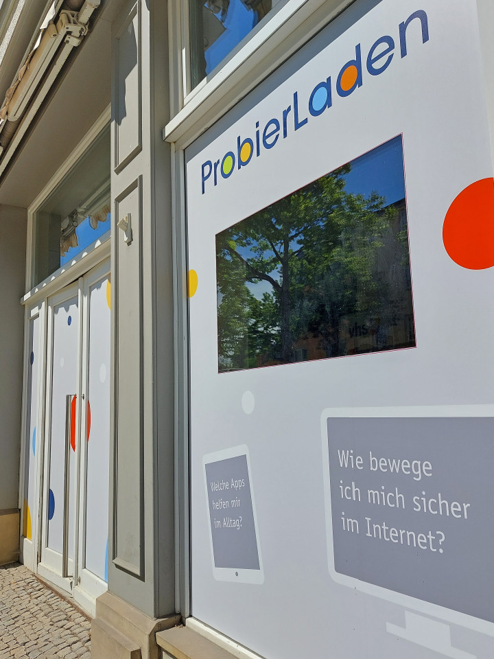 Schaufenster des Probierladens am Engelplatz 14