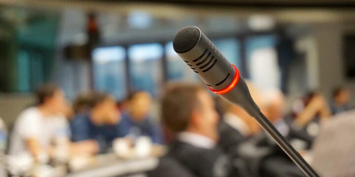 Mikrofon in einer Konferenz  ©pixabay